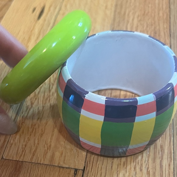 Fun & bright checkered bangle. Barbie inspired - Picture 2 of 3